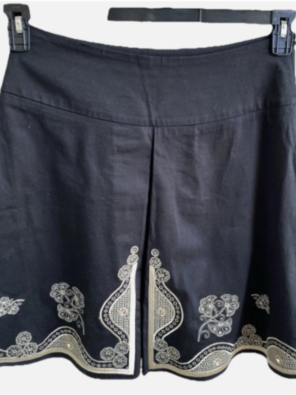 White House Black Market Skirt Size 8 Black Gold